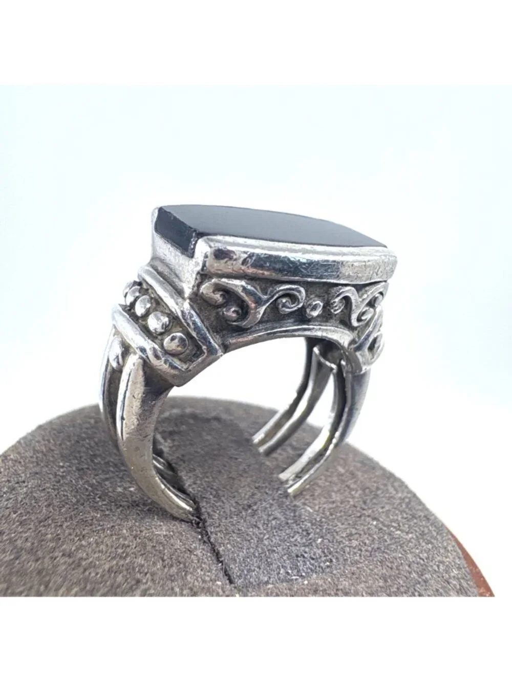 Black Onyx Scroll Beaded Shoulders Ring Sterling Silver 925 Size 5.5